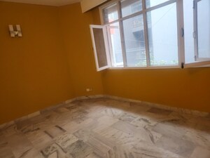 Room in 3 BHK Builder Floor at Green Park – for Rent