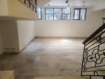 Staircase in 3 BHK Builder Floor at Green Park – for Rent