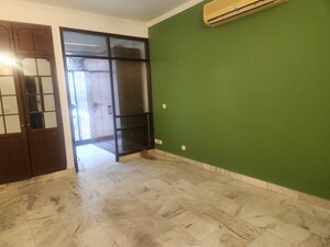 Room in 3 BHK Builder Floor at Green Park – for Rent