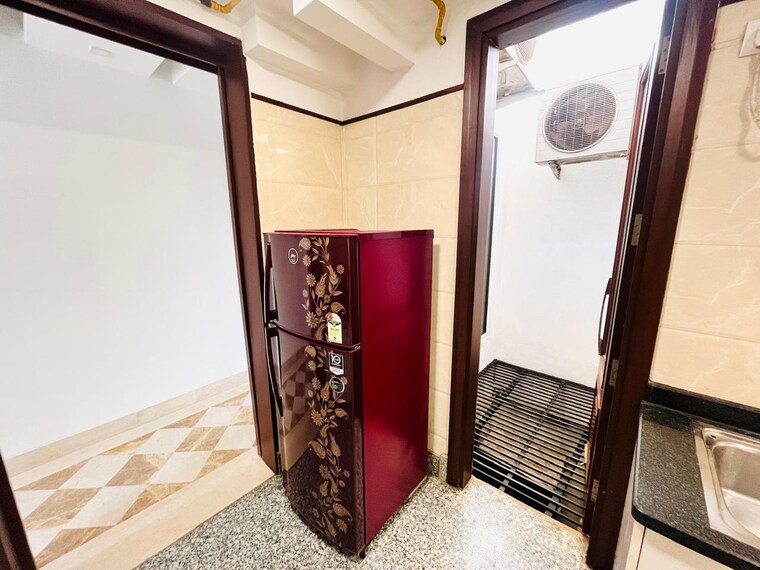 Other, safdarjung development area 3 Bedroom 1850 Sq.Ft. Builder Floor In Safdarjung Development Area Delhi 9646548