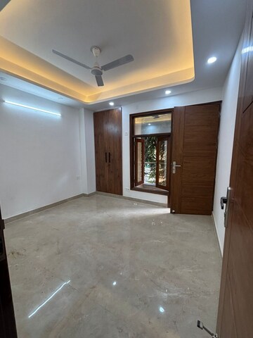 Room in 2 BHK Builder Floor at Saket – for Rent