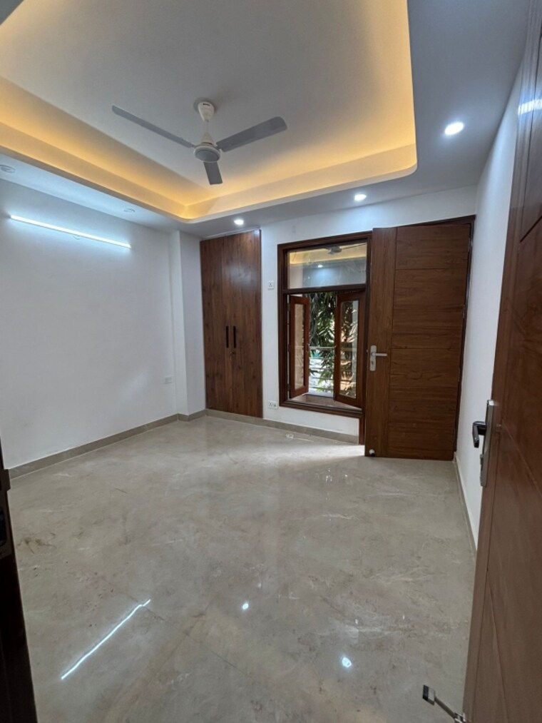 Room, saket 2 Bedroom 1000 Sq.Ft. Builder Floor In Saket Delhi 9646555