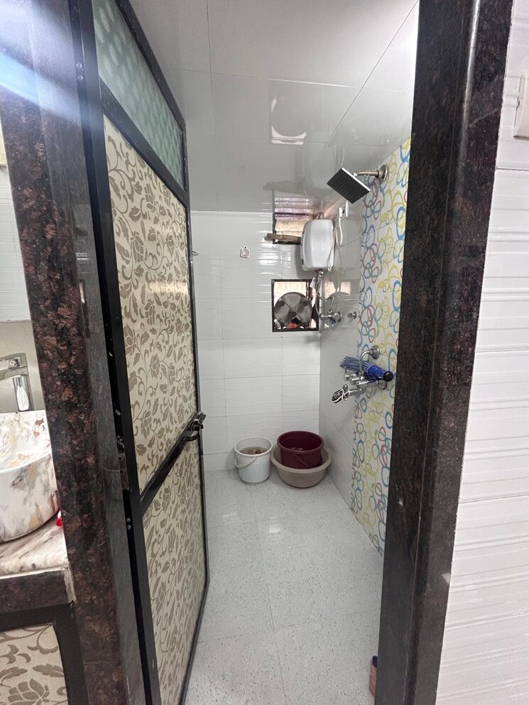 Bathroom, gokul-galaxy-kandivali-east 1 Bedroom 565 Sq.Ft. Apartment In Kandivali East Mumbai 9646571