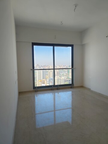 Room in 4 BHK Apartment at Adani Ten BKC, Bandra East – for Rent