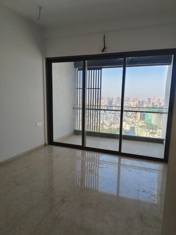 Room in 4 BHK Apartment at Adani Ten BKC, Bandra East – for Rent