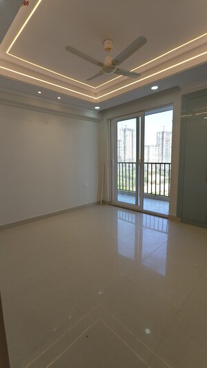 Room in 3 BHK Apartment at Tata Eureka Park, Sector 150 – for Sale