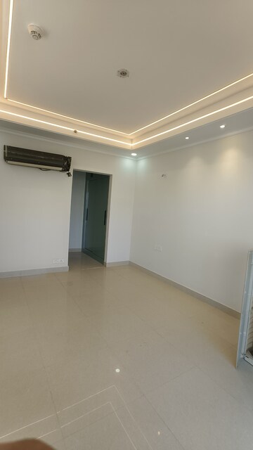 Room in 3 BHK Apartment at Tata Eureka Park, Sector 150 – for Sale