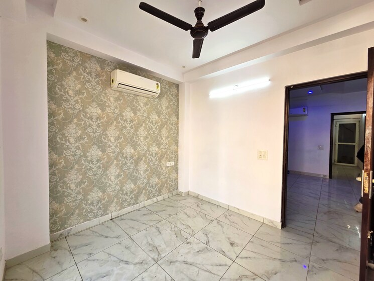 Room, sector 20 3 Bedroom 1401 Sq.Ft. Apartment In Sector 20 Panchkula 9646589