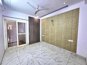 Room in 3 BHK Apartment at Sector 20 – for Sale