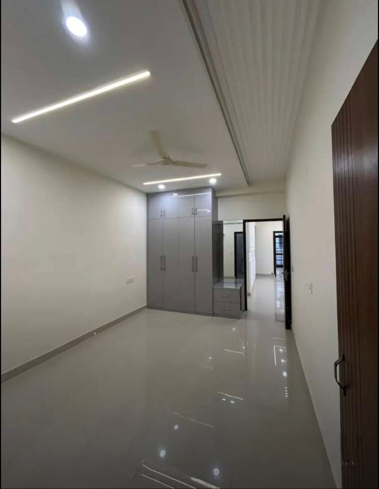 Room, sector 20 3 Bedroom 1560 Sq.Ft. Apartment In Sector 20 Panchkula 9646604