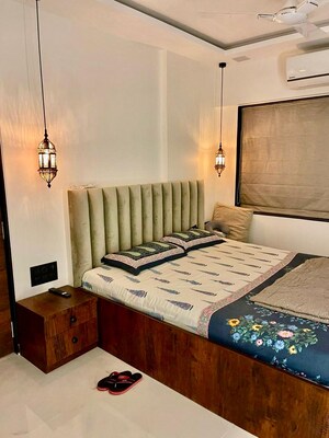 Bedroom in 2 BHK Apartment at Best Complex Andheri West, Andheri West – for Rent