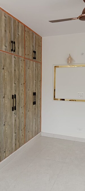 Room in 3 BHK Apartment at Sector 12 Dwarka – for Sale