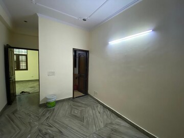 Room in 2 BHK Builder Floor at Kings Tower Sector 49, Sector 49 – for Rent