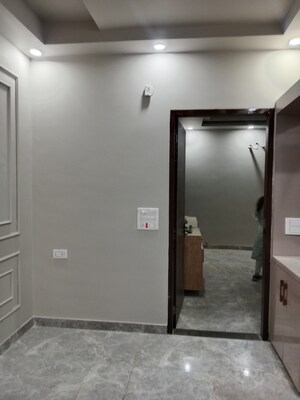Room in 2 BHK Builder Floor at Sector 18 – for Rent