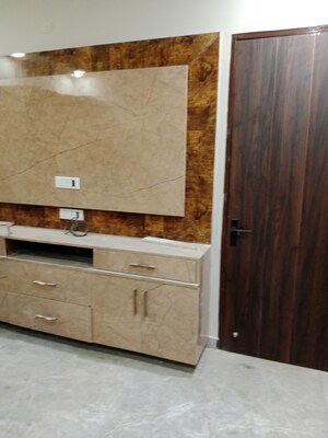 Furnished Amenities in 2 BHK Builder Floor at Sector 18 – for Rent