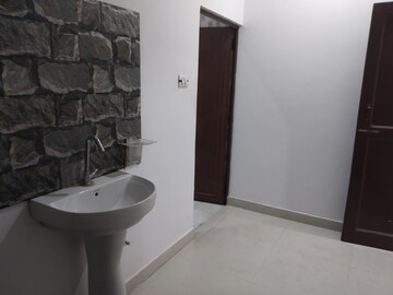 Bathroom in 2 BHK Villa at Aliganj – for Rent