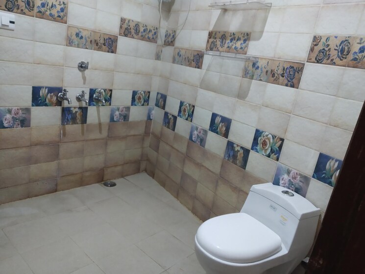 Bathroom, aliganj 2 Bedroom 1800 Sq.Ft. Villa In Aliganj Lucknow 9646624