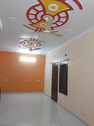 Furnished Amenities in 2 BHK Villa at Aliganj – for Rent