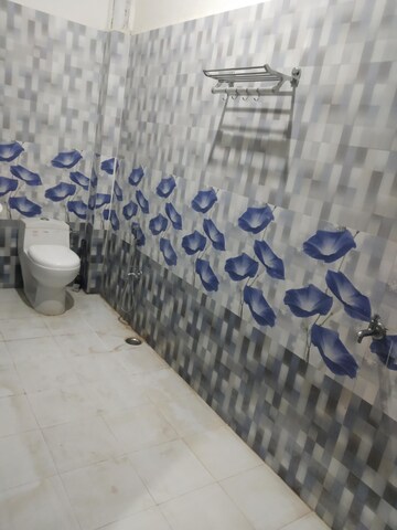 Parking in 2 BHK Villa at Aliganj – for Rent