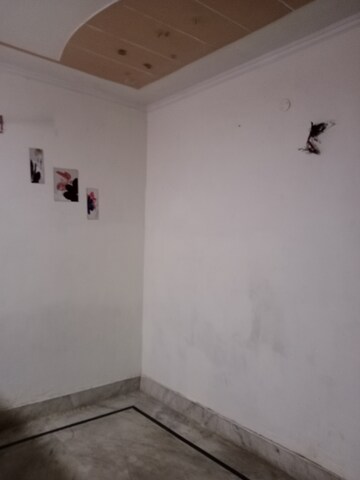 Room in 2 BHK Builder Floor at Tehsil Camp – for Rent