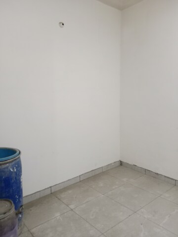 Room in 3 BHK Builder Floor at Tehsil Camp – for Rent