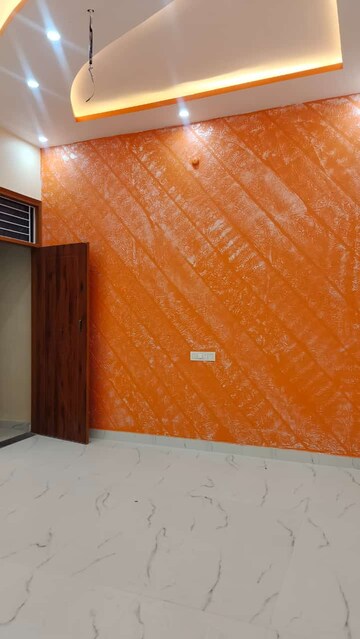 Room in 3 BHK Apartment at Gomti Nagar – for Rent