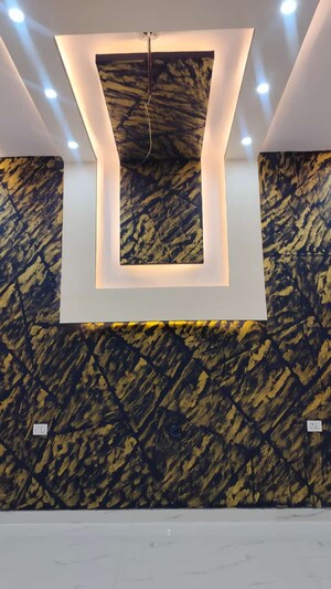 Bedroom in 3 BHK Apartment at Gomti Nagar – for Rent