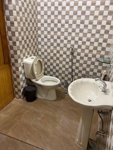 Bathroom in 3 BHK Apartment at Gomti Nagar – for Rent