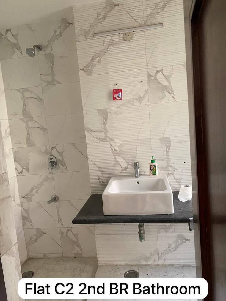 Bathroom, hazratganj 3 Bedroom 1400 Sq.Ft. Apartment In Hazratganj Lucknow 9646649