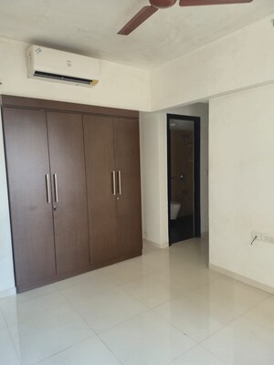 Room in 2.5 BHK Apartment at Lodha Splendora, Ghodbunder Road – for Rent