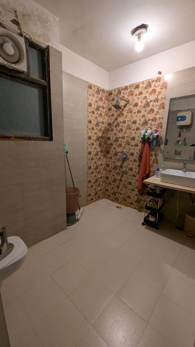 Master Bedroom, ansal-esencia-sovereign-floors 3 Bedroom 1650 Sq.Ft. Builder Floor In Sector 67 Gurgaon 9646670