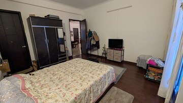 Bedroom in 3 BHK Builder Floor at Ansal Esencia - Sovereign Floors, Sector 67 – for Rent