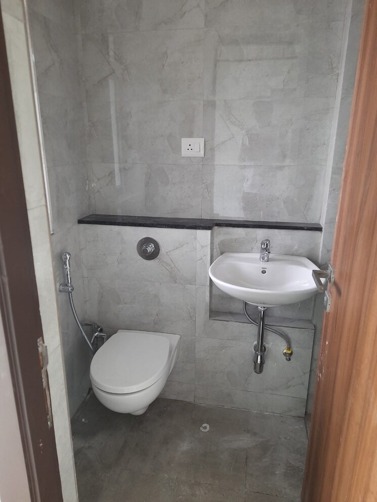 Bathroom, sheth-irene 2 Bedroom 676 Sq.Ft. Apartment In Malad West Mumbai 9646684