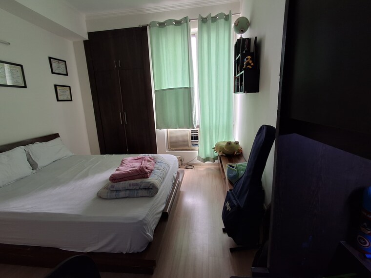 Living Room, pioneer-park-phase-1 2.5 Bedroom 1350 Sq.Ft. Apartment In Sector 61 Gurgaon 9646687