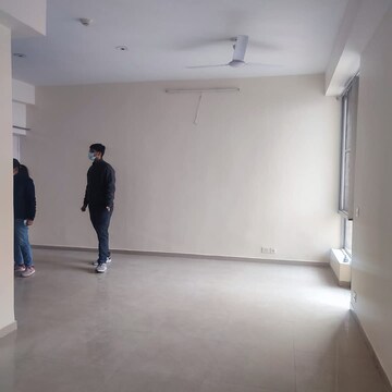 Room in 3.5 BHK Apartment at Pioneer Park Phase 1, Sector 61 – for Rent