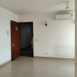 2.5 BHK Apartment For Rent in Emaar Emerald Estate, Sector 65
