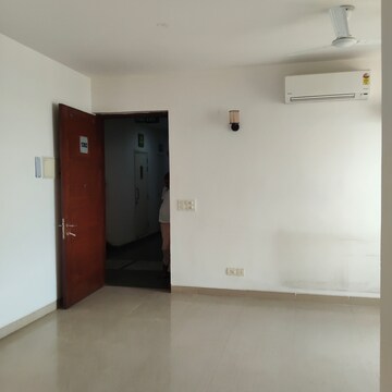2.5 BHK Apartment For Rent in Emaar Emerald Estate, Sector 65
