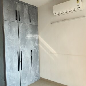 Bathroom in 2.5 BHK Apartment at Emaar Emerald Estate, Sector 65 – for Rent