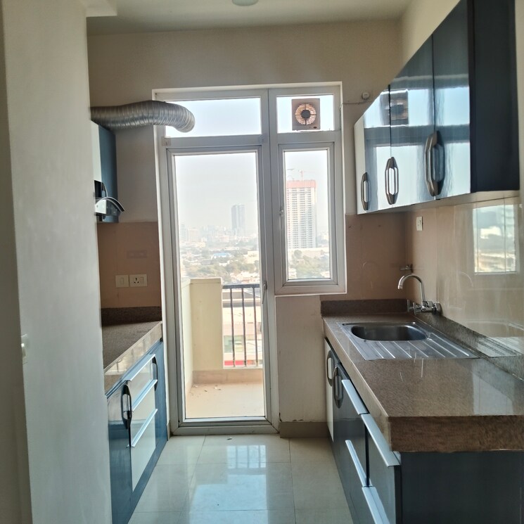 Kitchen, emaar-emerald-estate 2.5 Bedroom 1020 Sq.Ft. Apartment In Sector 65 Gurgaon 9646716