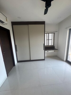 Room in 3 BHK Apartment at Frontline Seven, Kokapet – for Rent