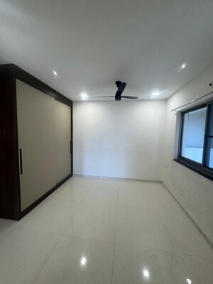 Room in 3 BHK Apartment at Frontline Seven, Kokapet – for Rent