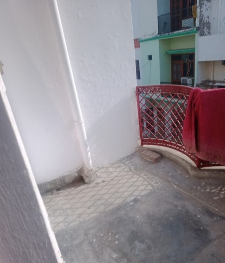 Balcony, aliganj 1 Bedroom 450 Sq.Ft. Villa In Aliganj Lucknow 9646732