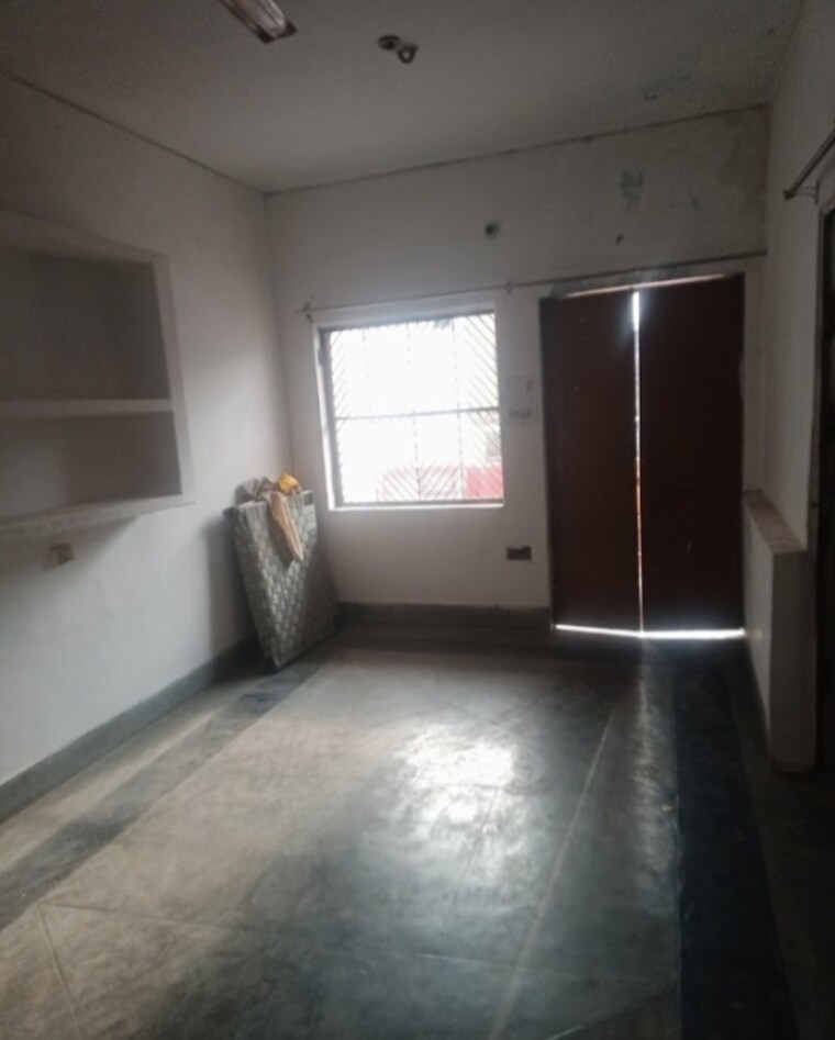 Room, aliganj 1 Bedroom 450 Sq.Ft. Villa In Aliganj Lucknow 9646732