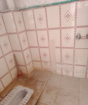 Bathroom in 1 BHK Villa at Aliganj – for Rent