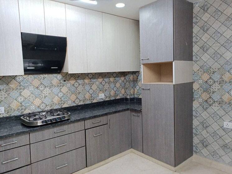 Kitchen, anand niketan 3 Bedroom 300 Sq.Yd. Builder Floor In Anand Niketan Delhi 9646736