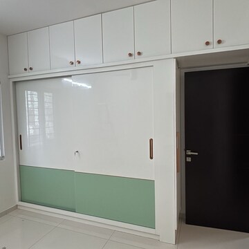 Room in 3 BHK Apartment at Rajapushpa Provincia, Narsingi – for Rent