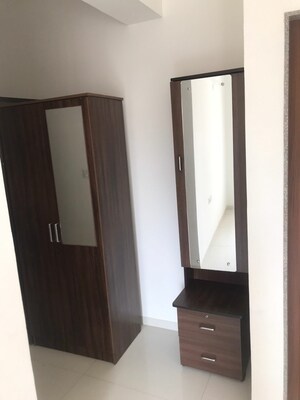 Room in 2 BHK Apartment at Vaishnodevi Circle – for Rent