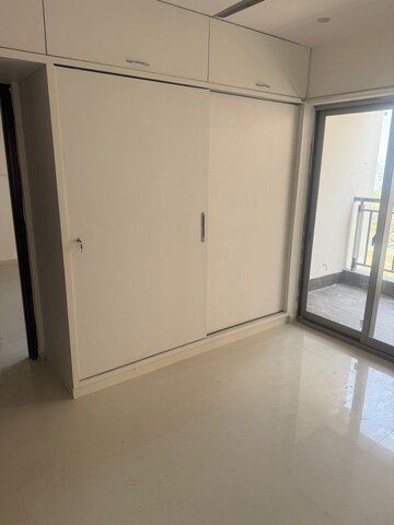 Room in 3 BHK Apartment at Frontline Seven, Kokapet – for Rent