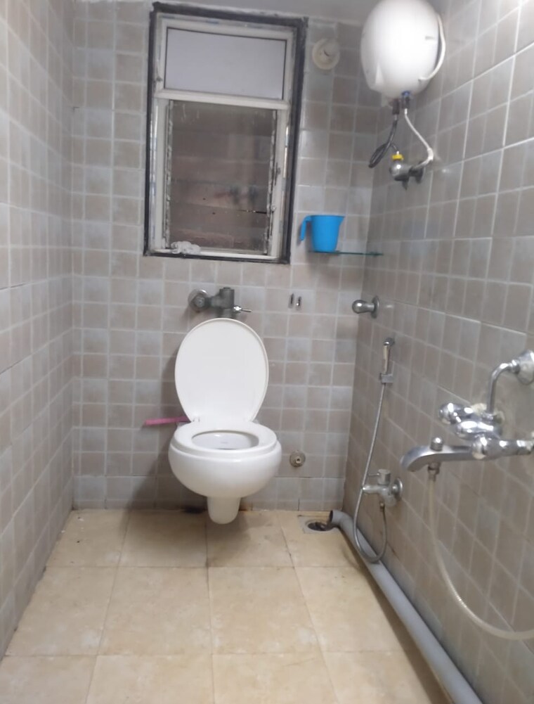 Bathroom, atul-blue-excellency 2 Bedroom 1040 Sq.Ft. Apartment In Goregaon West Mumbai 9646805