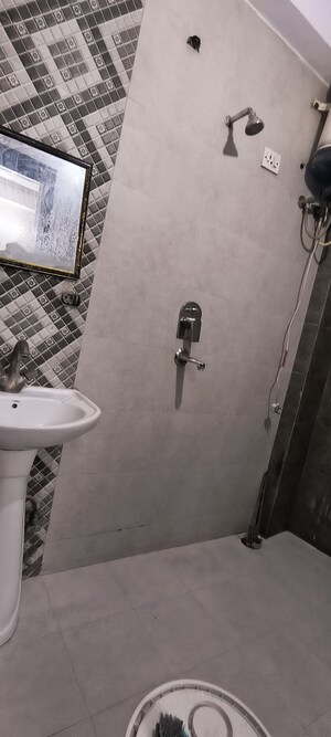 Furnished Amenities in 1 BHK Builder Floor at Panchsheel Vihar – for Rent